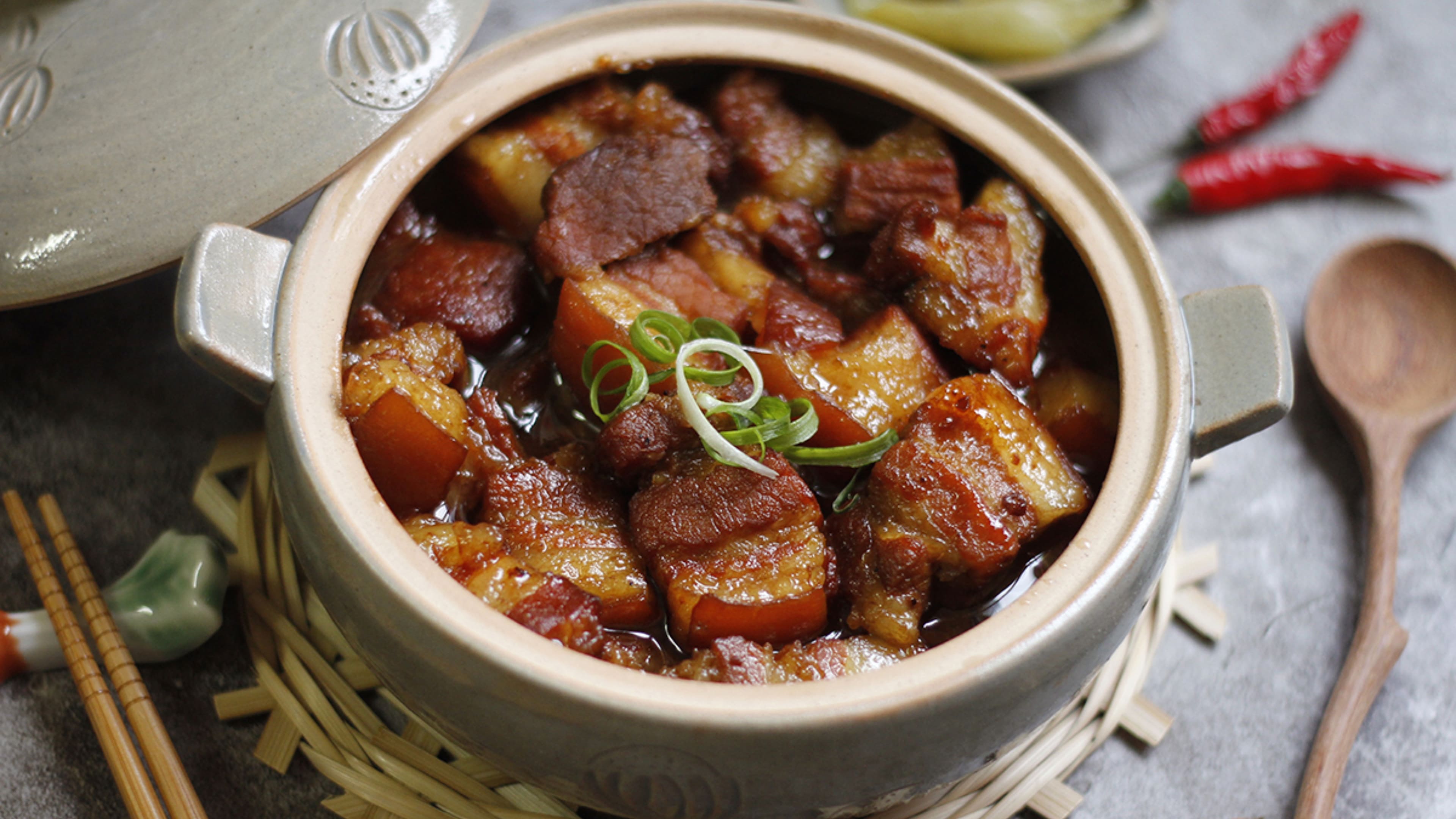 Vietnamese New Year Food - thit kho tau