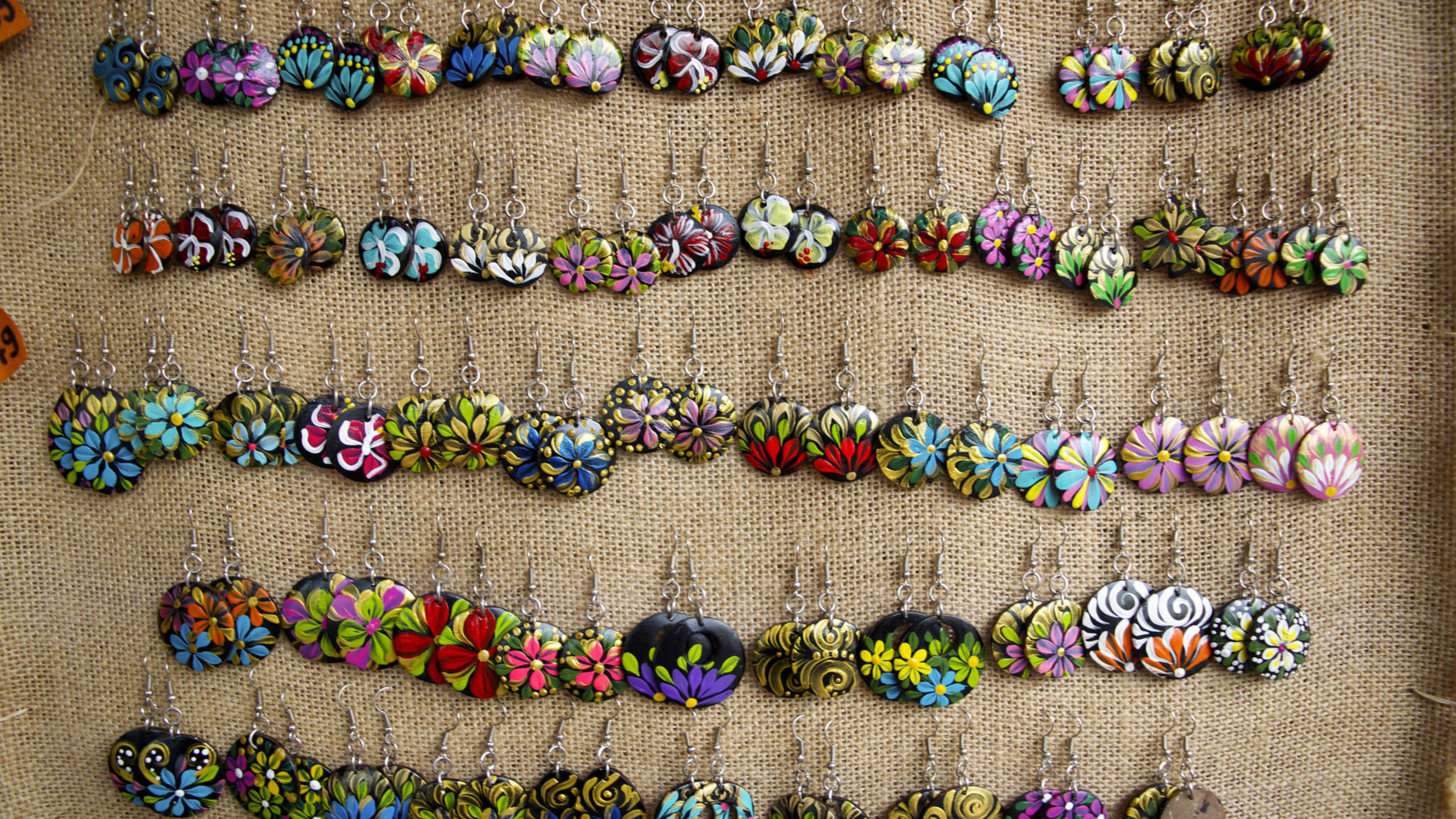 Handmade Jewelry is What to buy in thailand for souvenirs