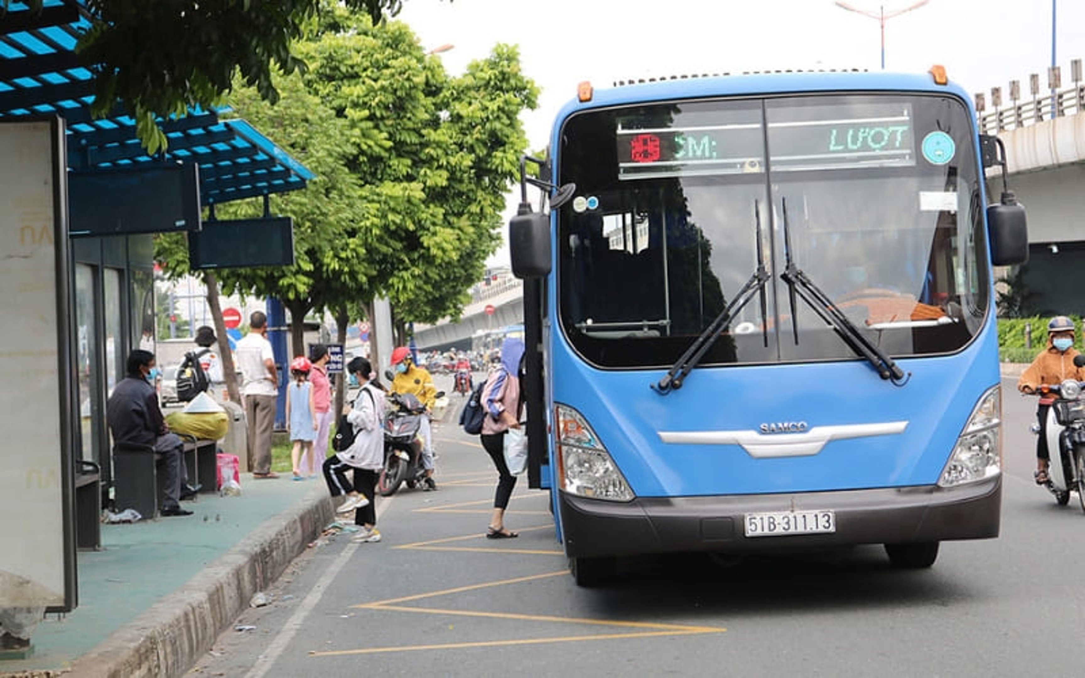 getting around vietnam by bus