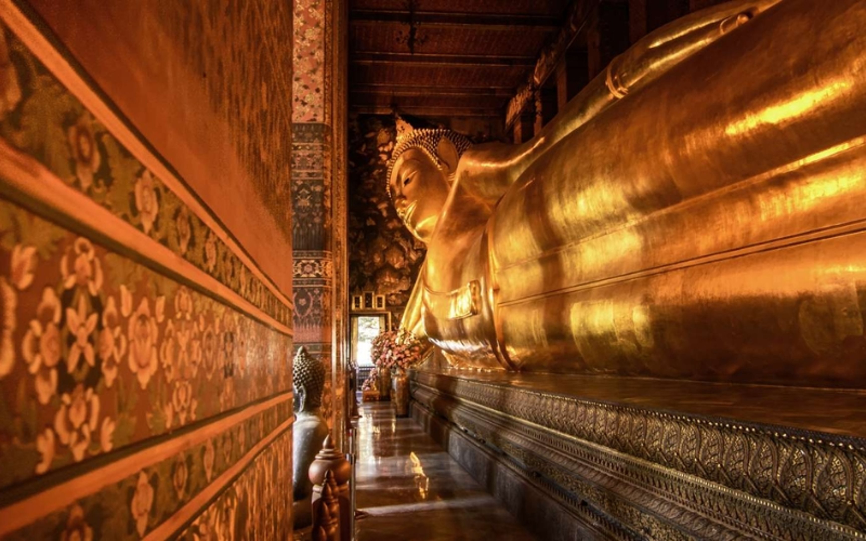 thailand travel itinerary - visit Wat Pho