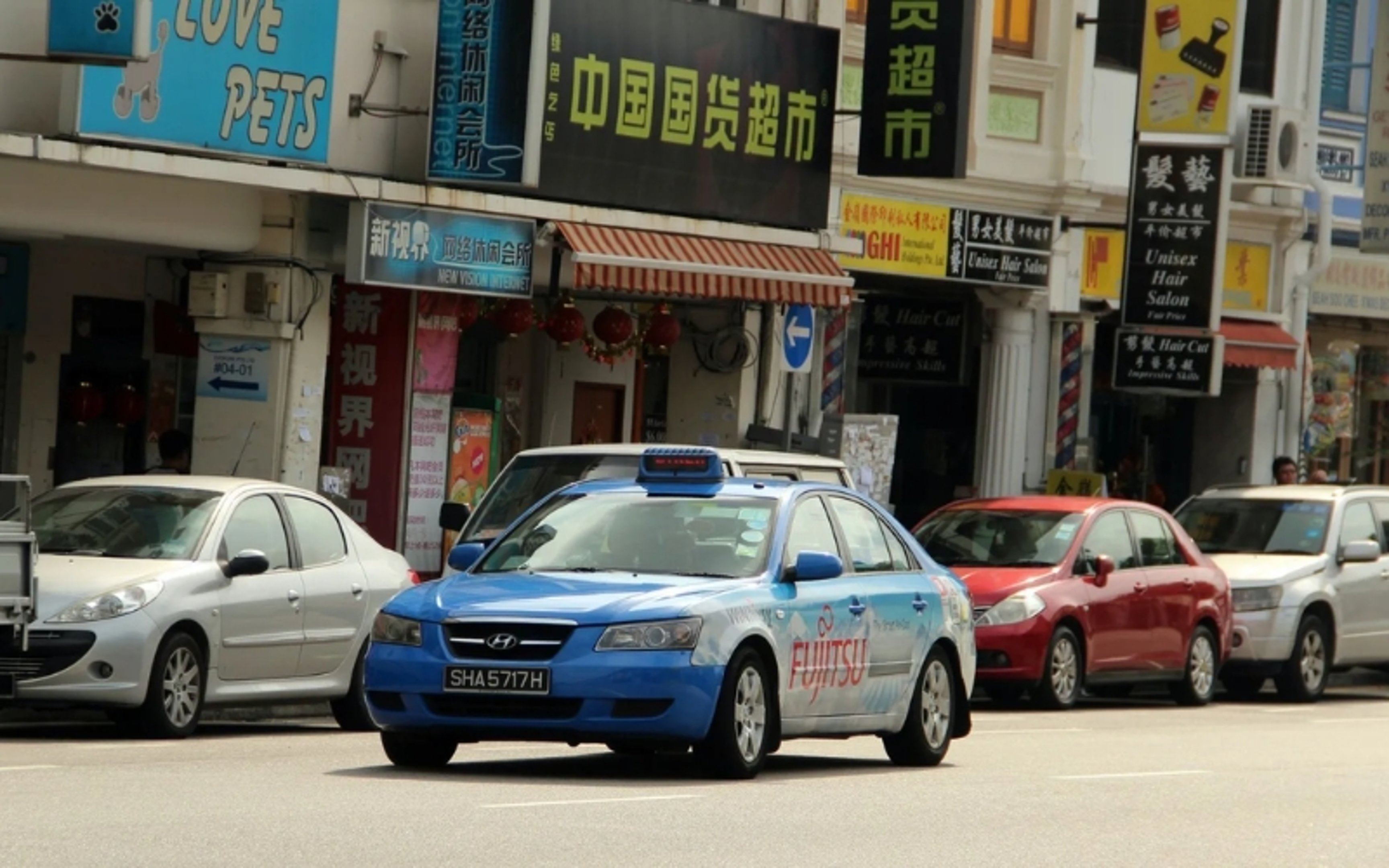 getting around singapore by taxis