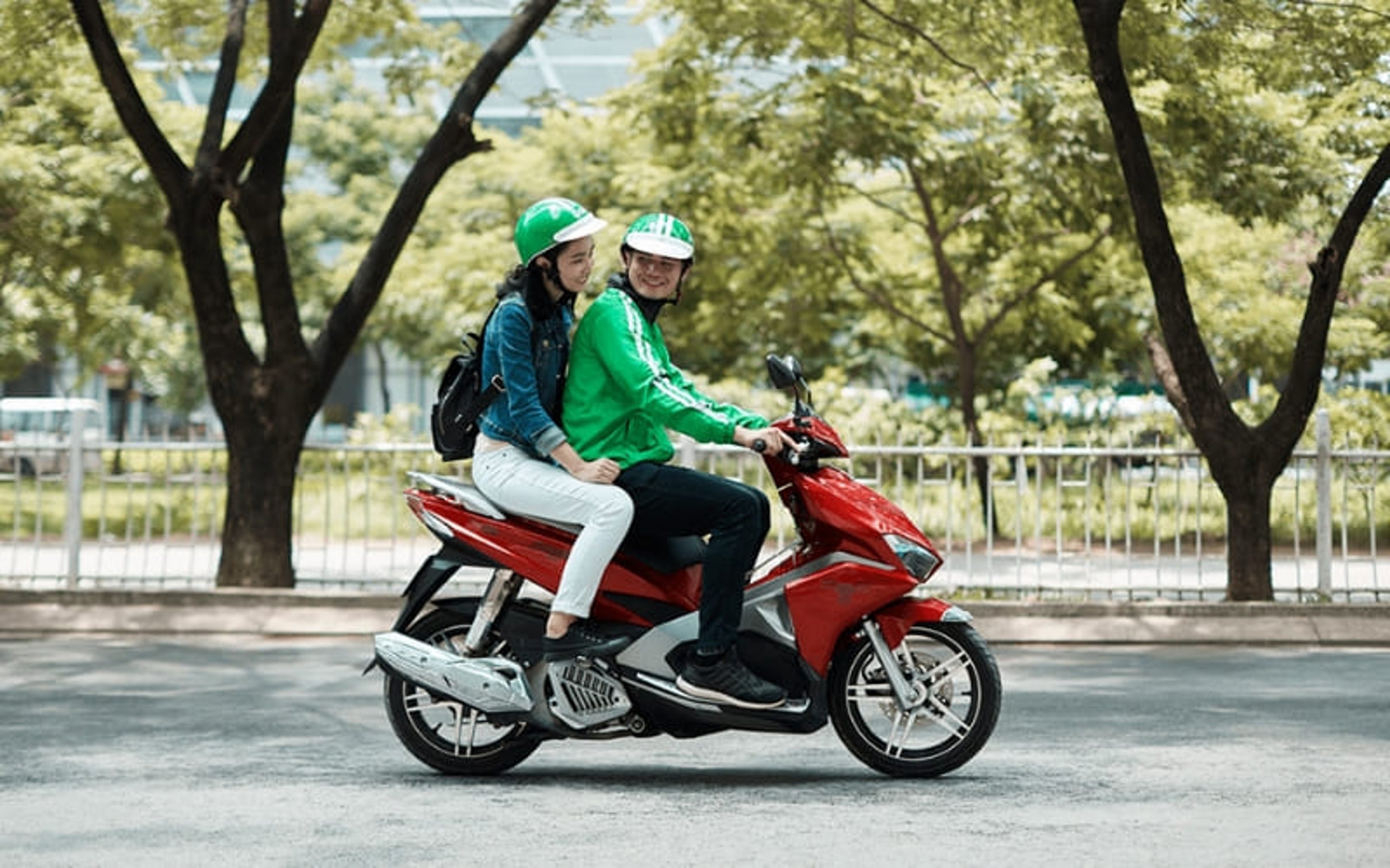 Vietnam travel cost related to motorbike taxi services