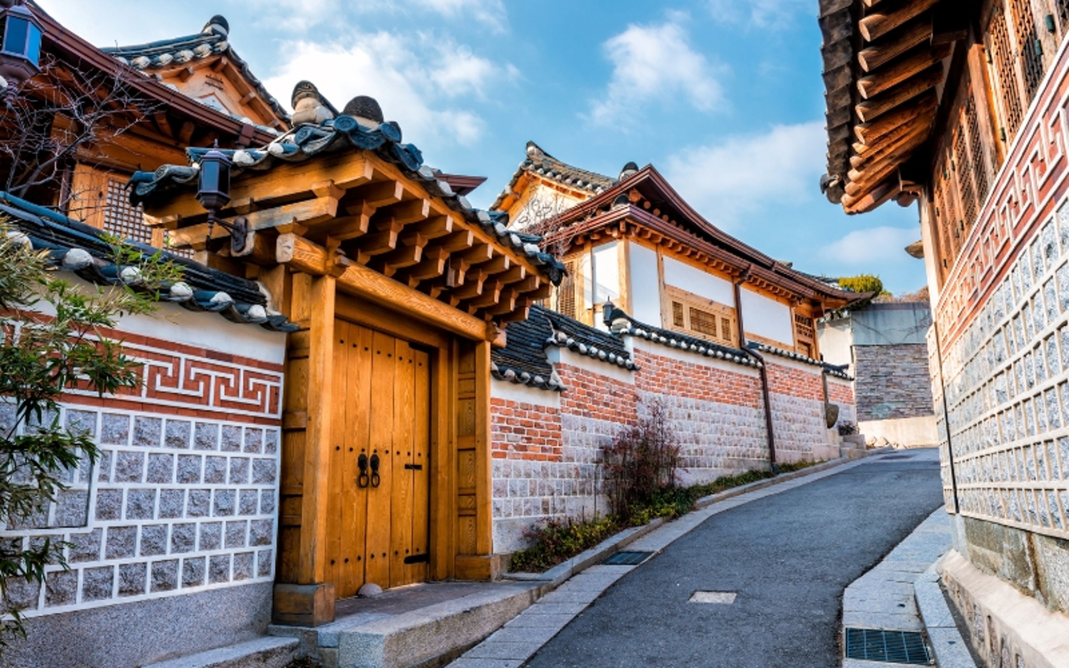 south korea itinerary - Bukchon Hanok Village