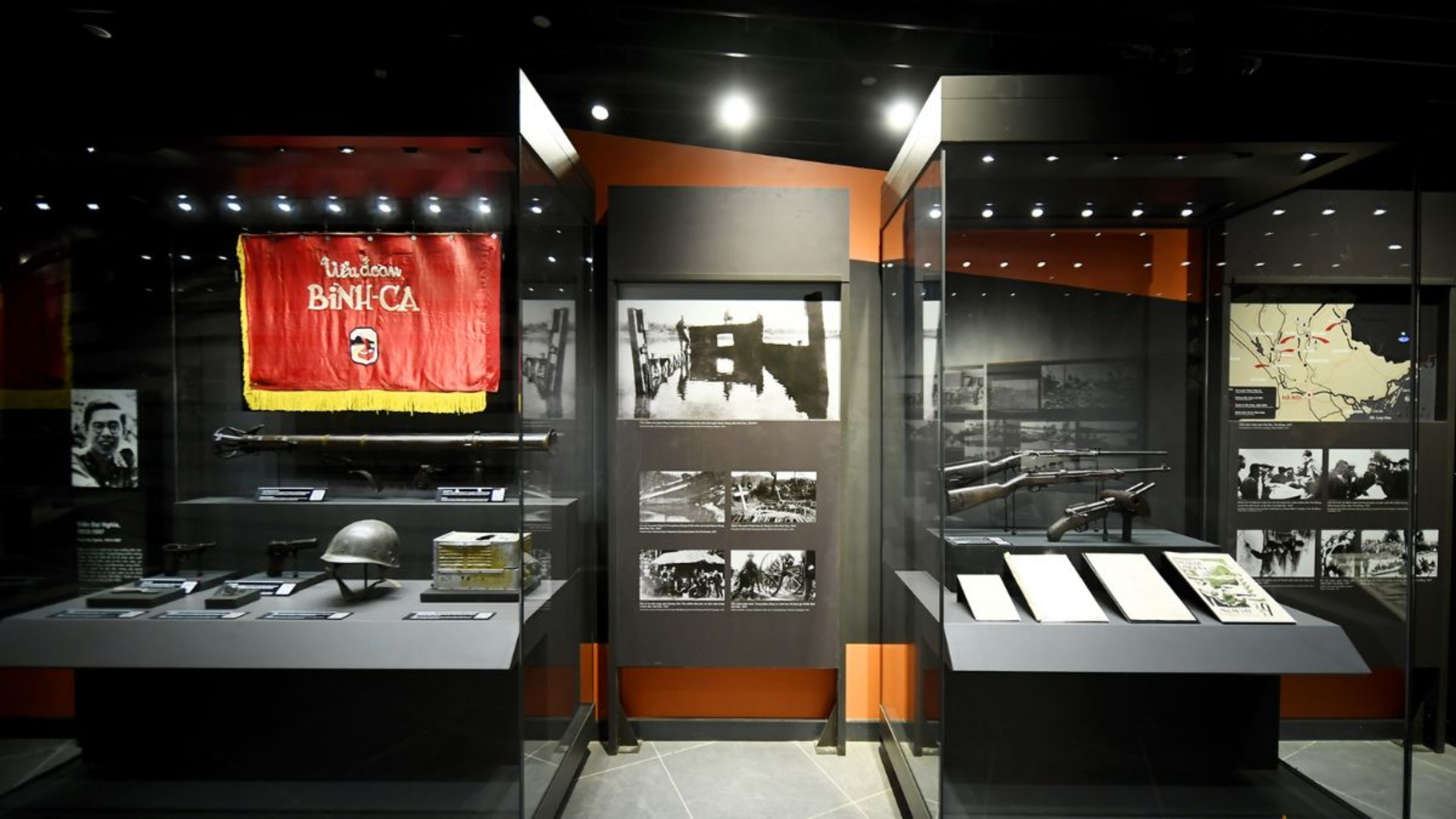 Artifacts and historical photos in the museum offer a fascinating look into Hanoi's history, a must-see for history lovers