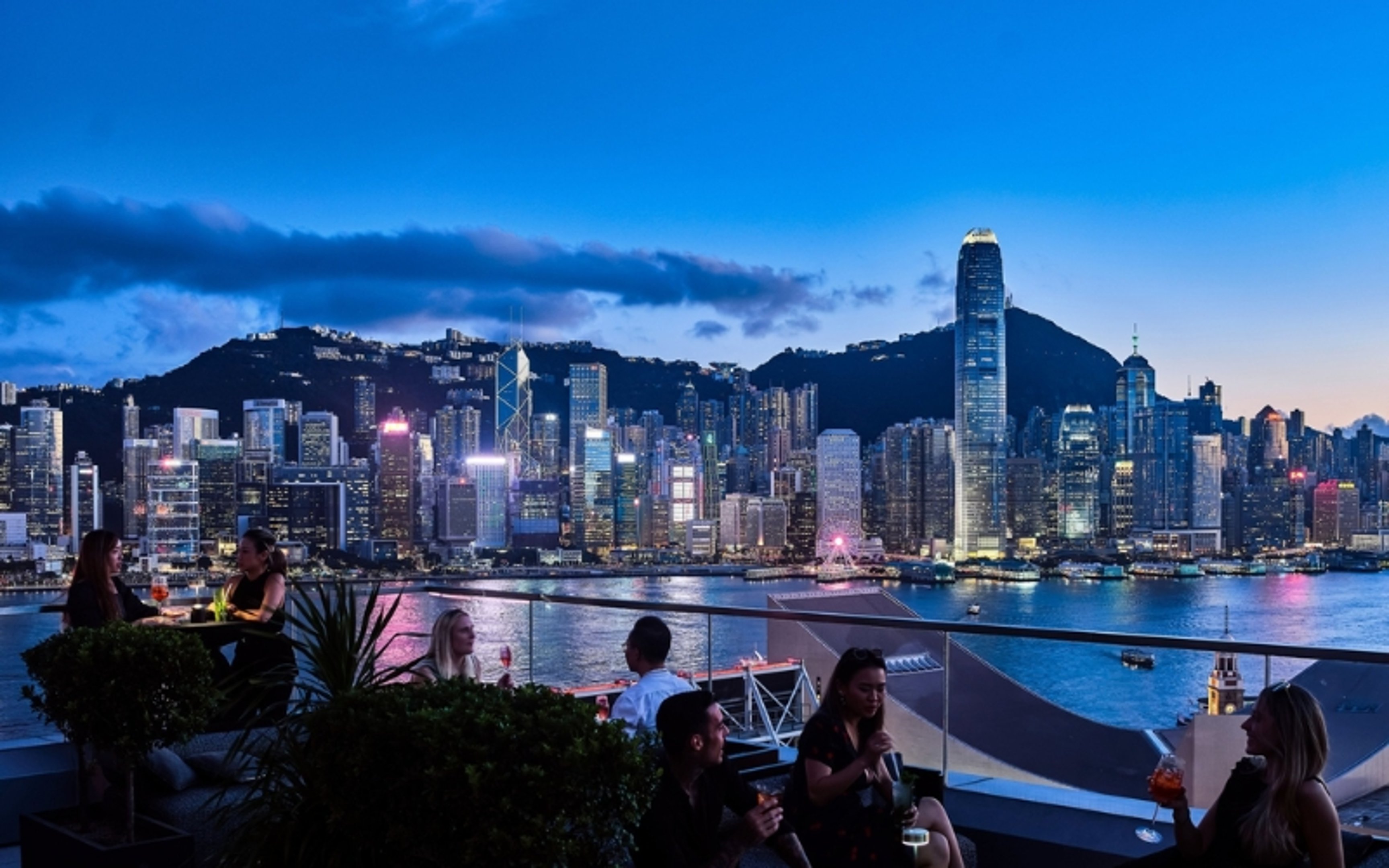 hong kong itinerary for 3 days - Ozone Sky Bar