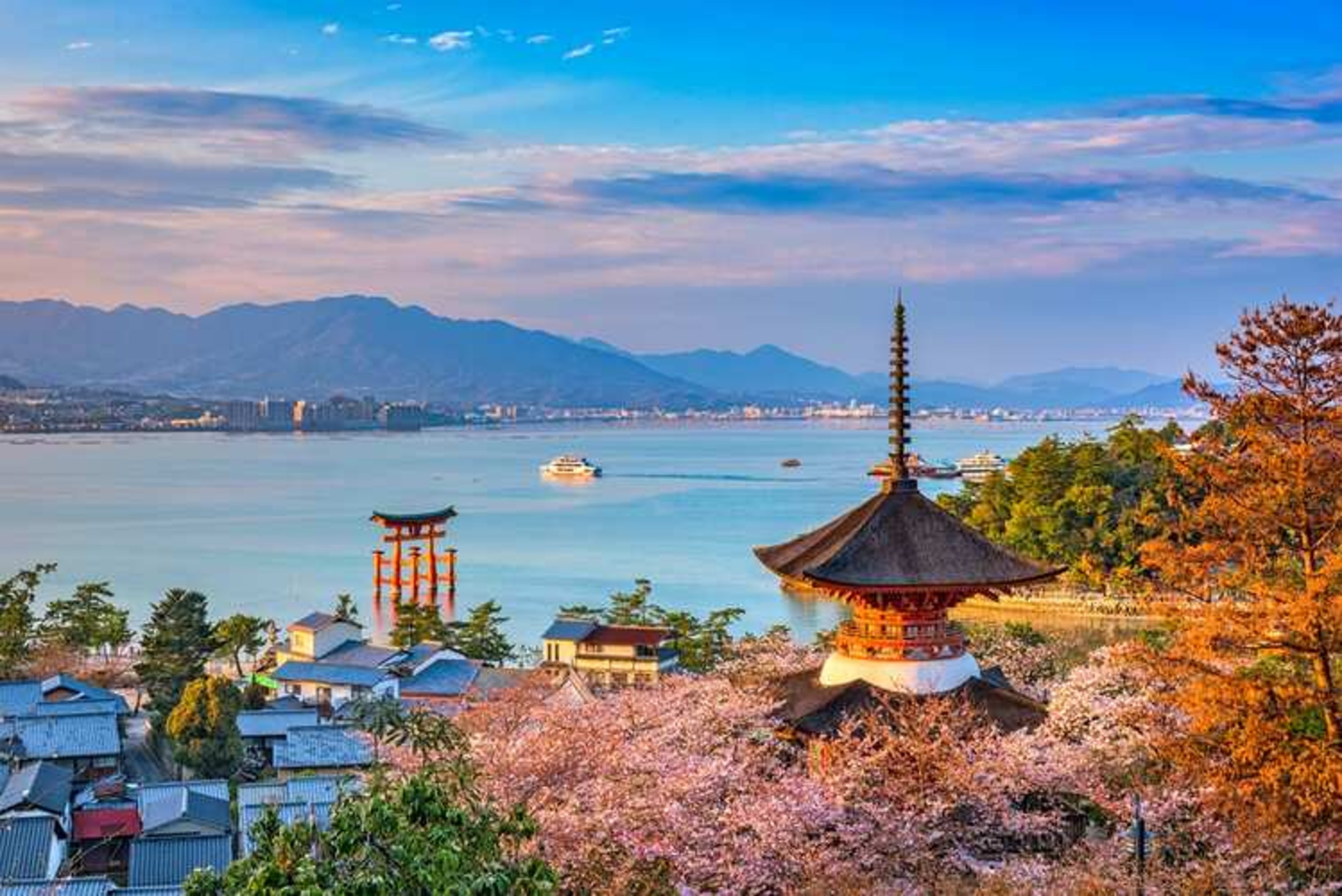 Hiroshima is famous as a peaceful place to immerse in the beauty of Japan's Sakura season.