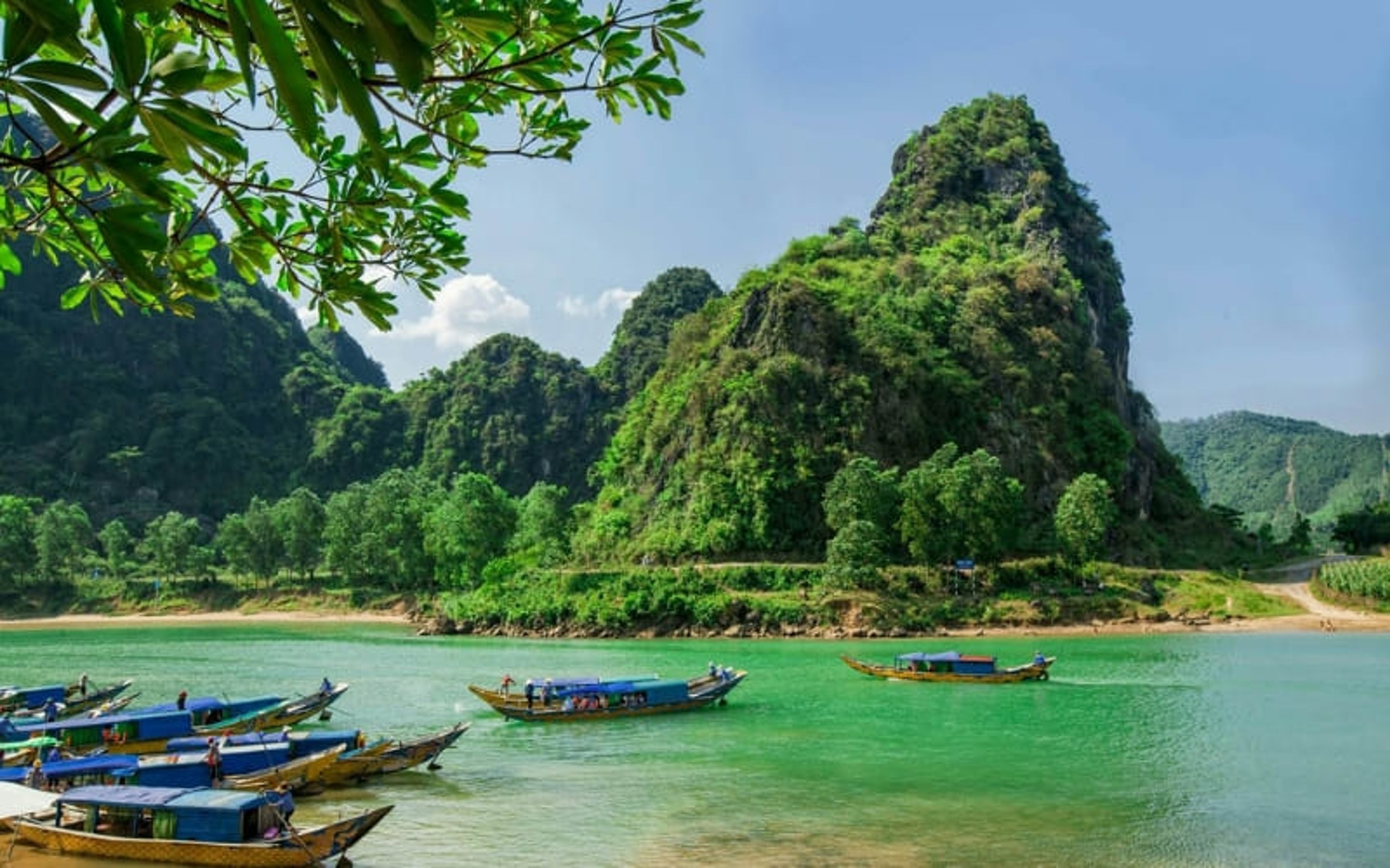 Vietnam travel cost when visiting famous destinations