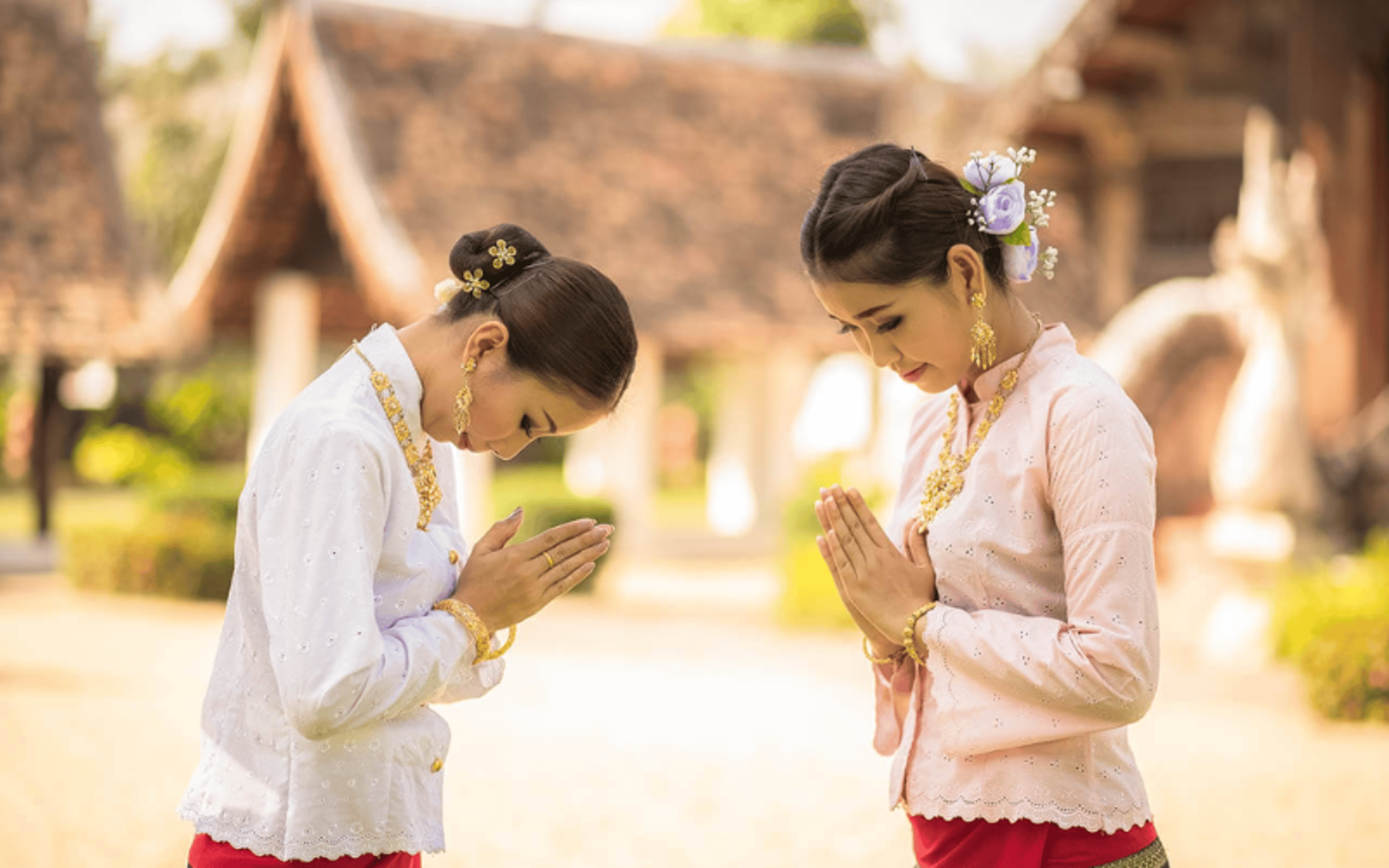 Understanding Thai's greetings is also essential things to know before visiting thailand