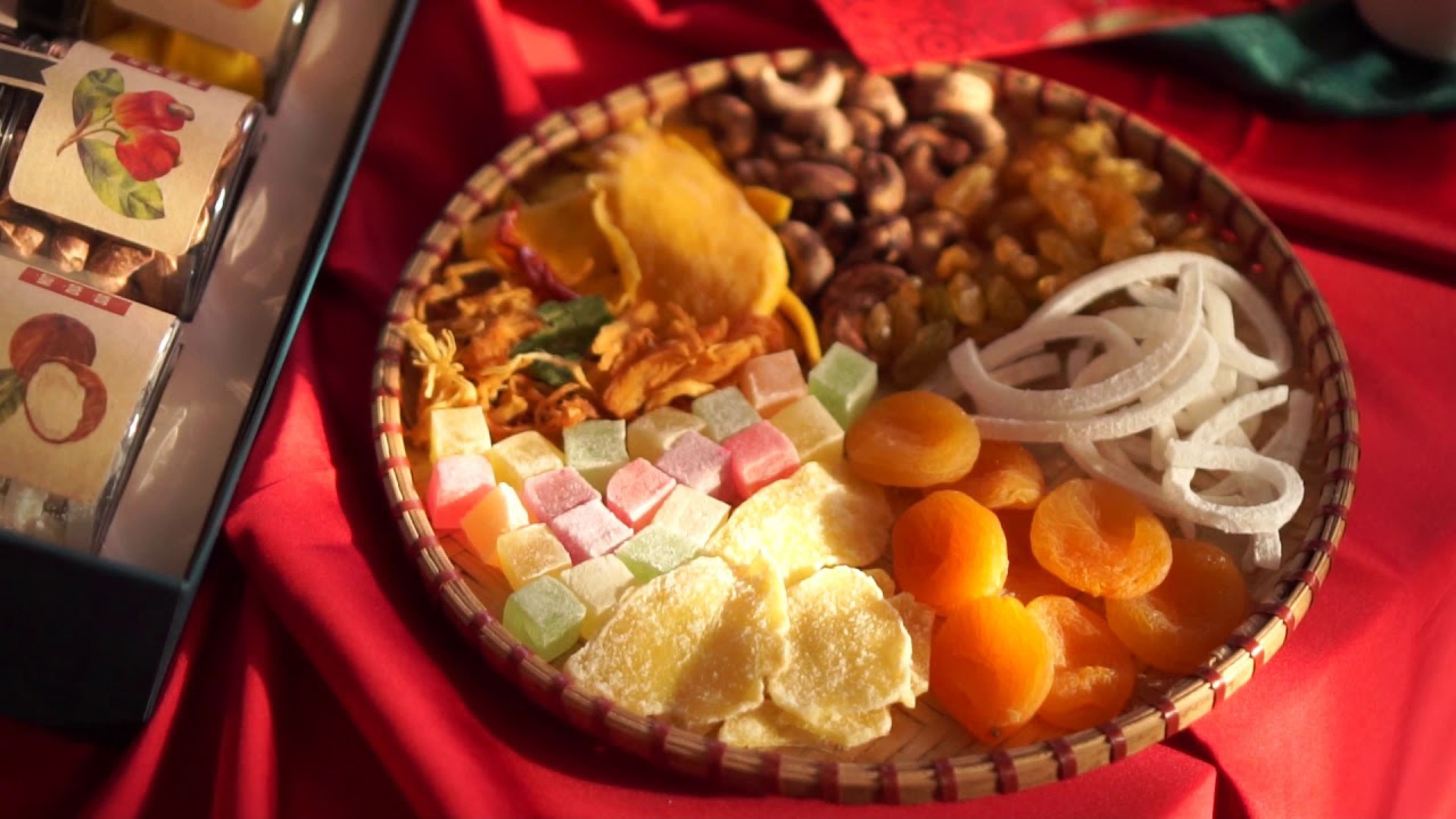 Vietnamese lunar New Year Food - mut tet (candied fruits)