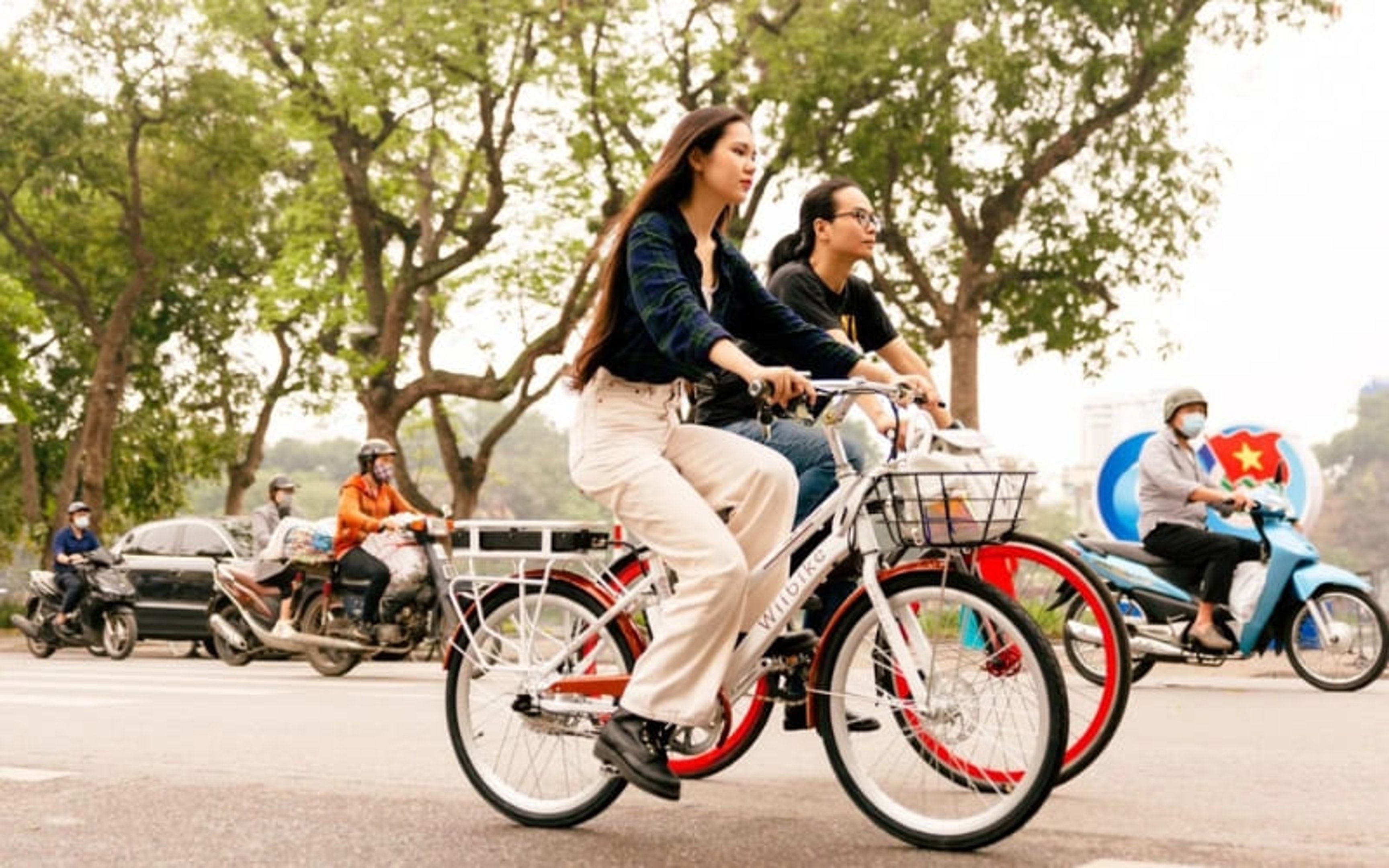 how to get around in vietnam by bicycles