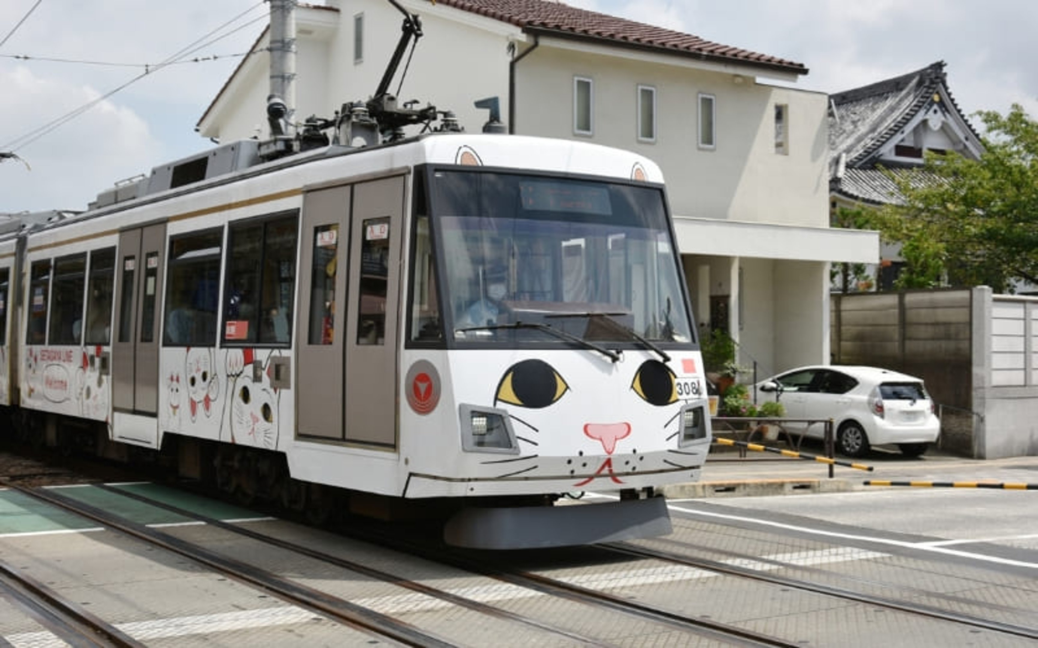 How to get around in Japan with trams