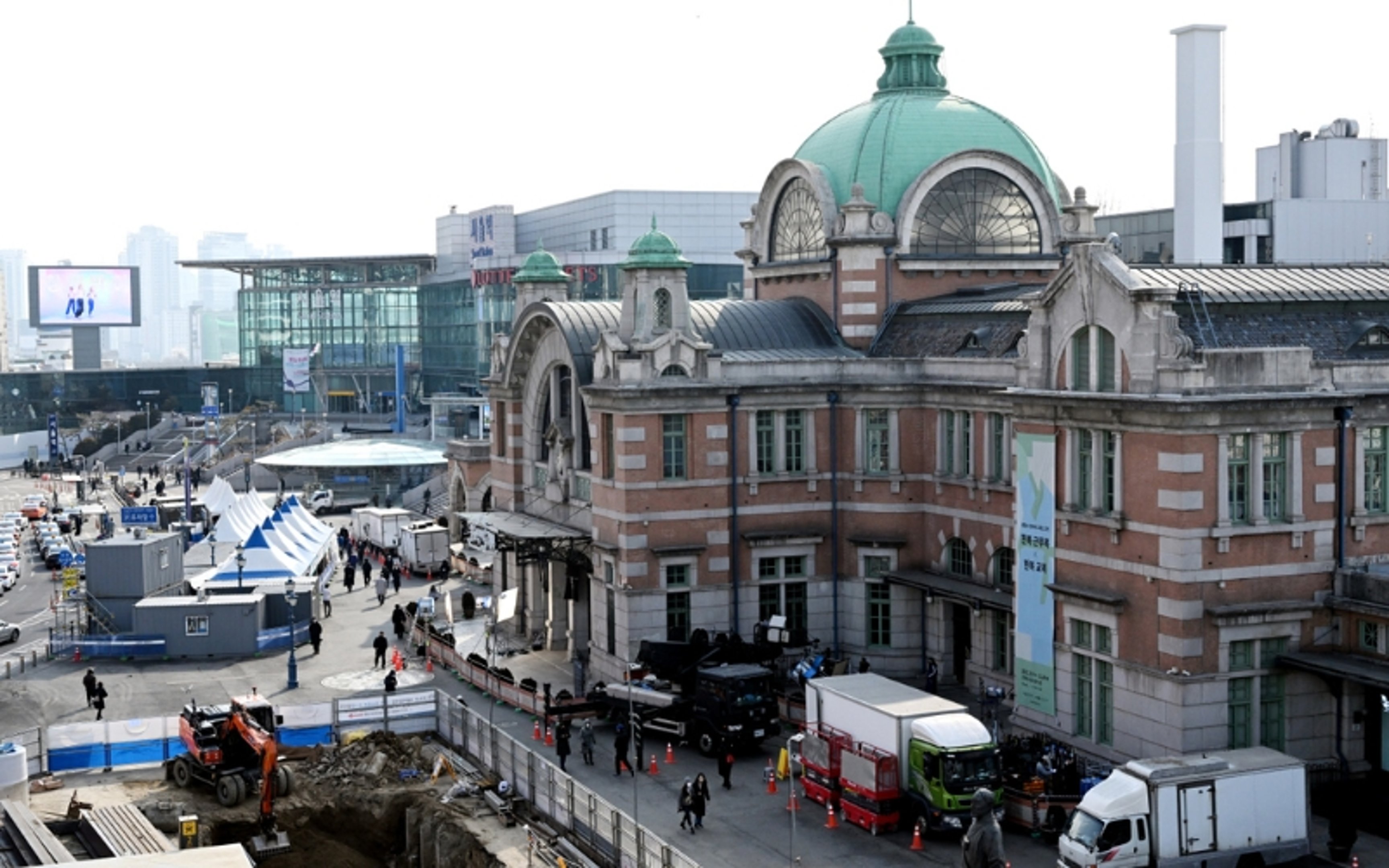 Seoul station is the best area to stay in Seoul for convenience