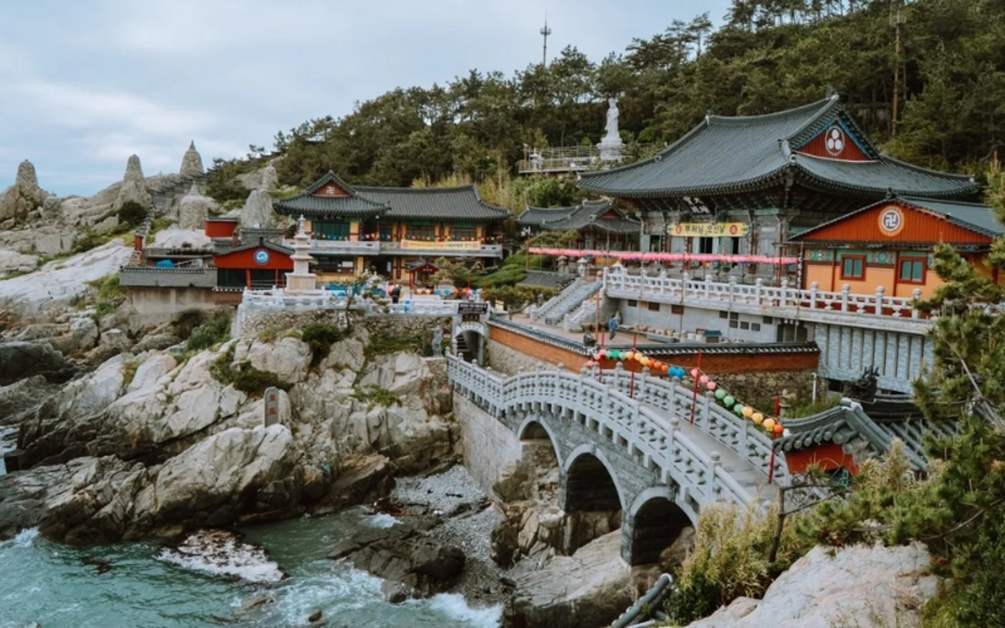 south korea travel itinerary - Haedong Yonggungsa Temple