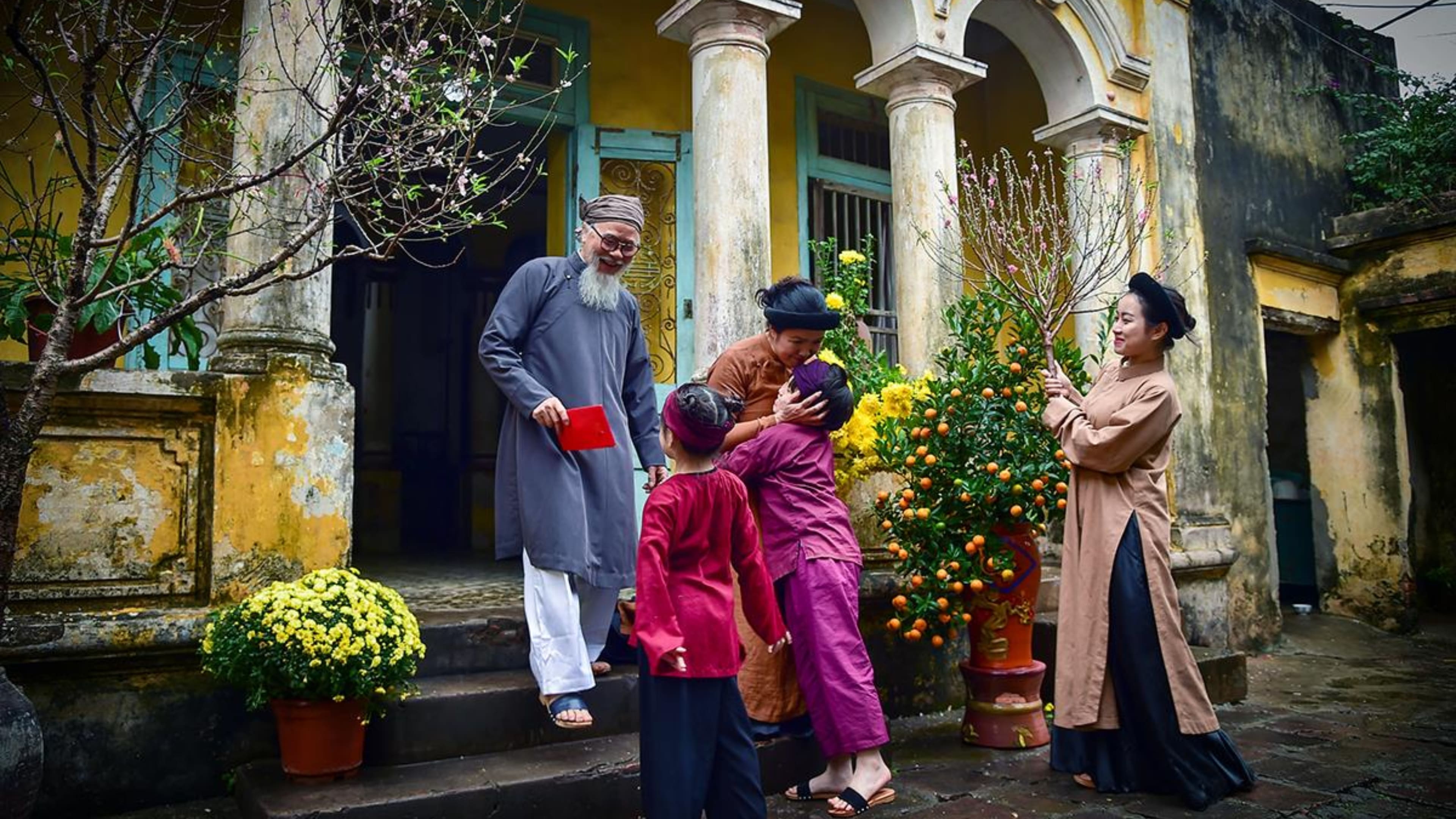 Chuc Tet is a traditional practice during vietnamese lunar new year