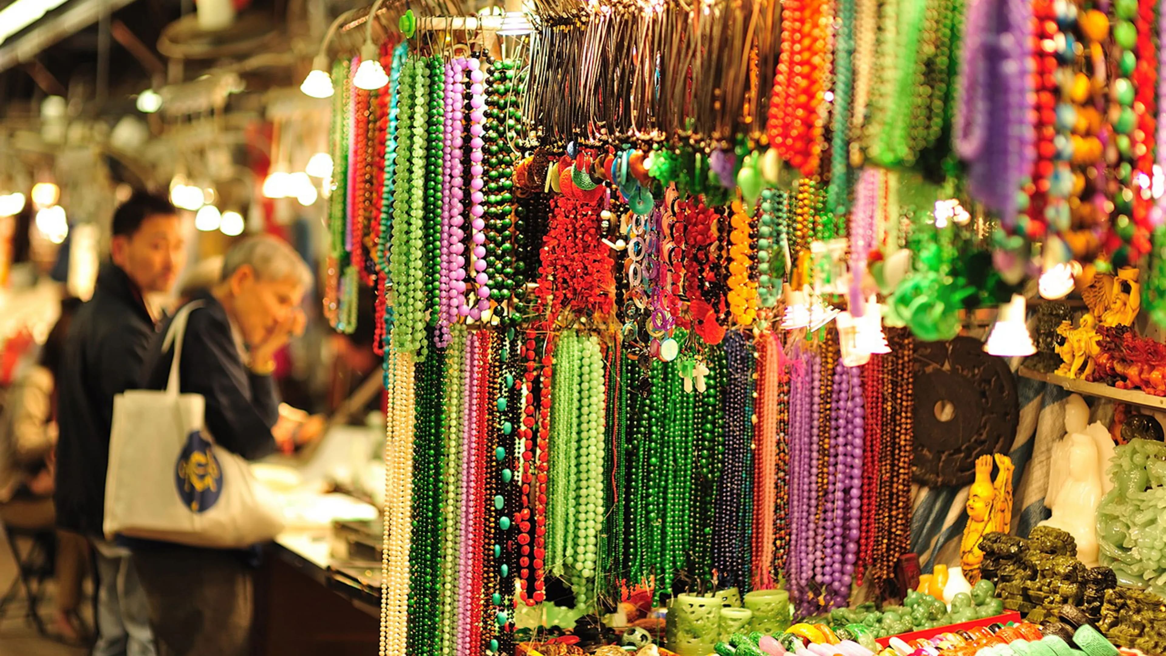 jade jewelry is what to buy in hong kong