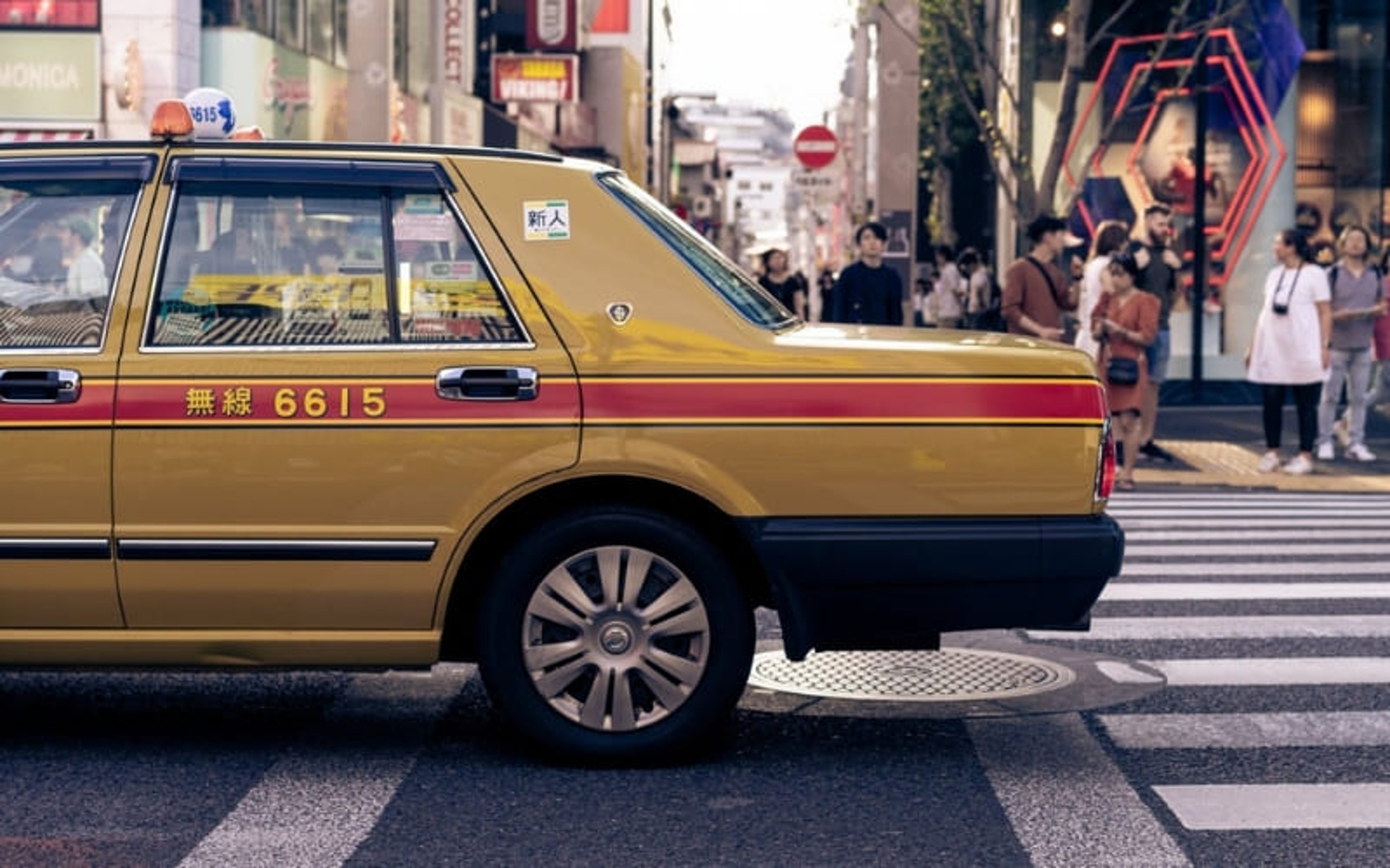 Taxi is a way to get around Japan 