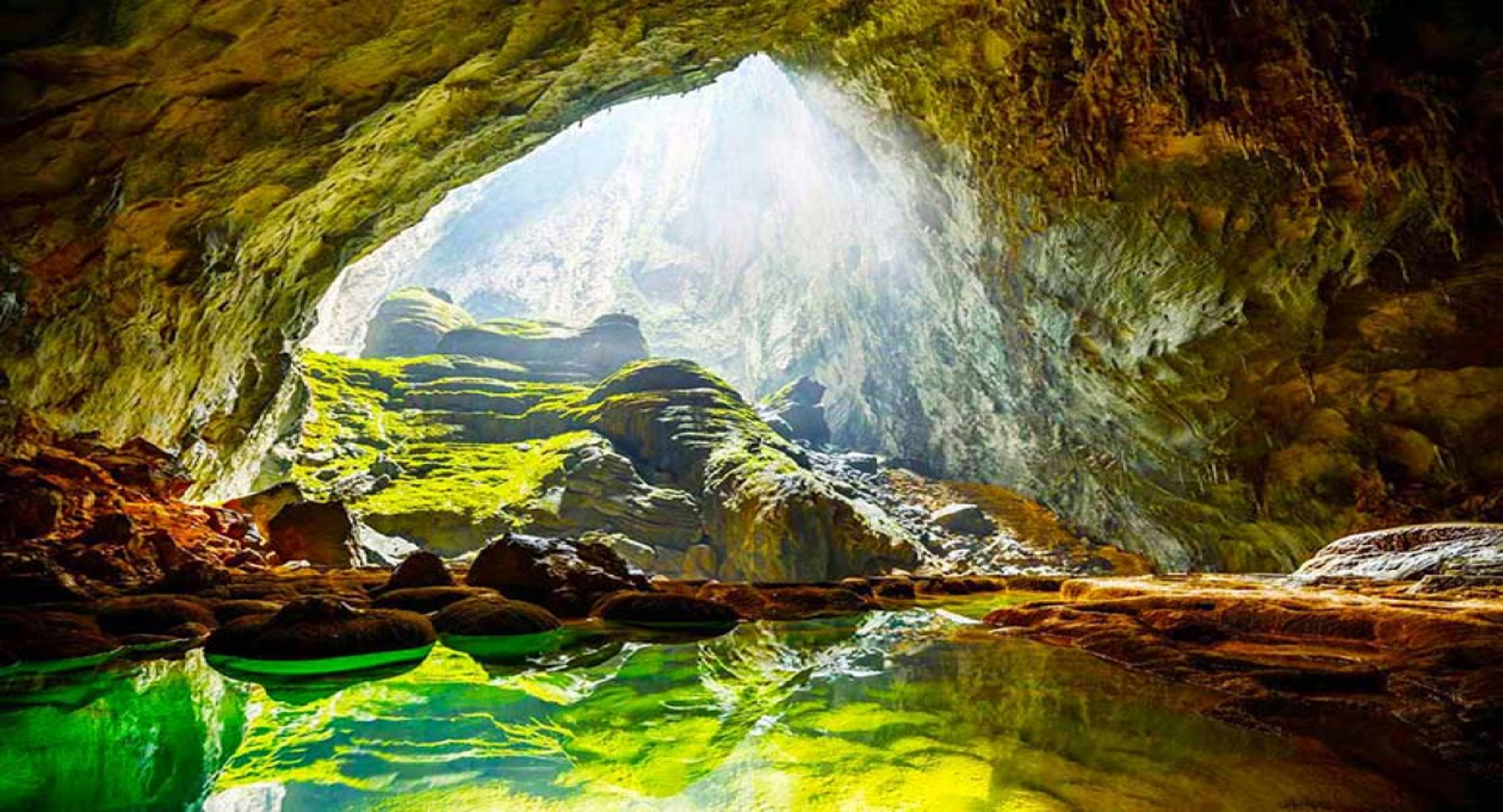 Best Time to visit Vietnam for outdoor enthusiasts (caving and national parks)