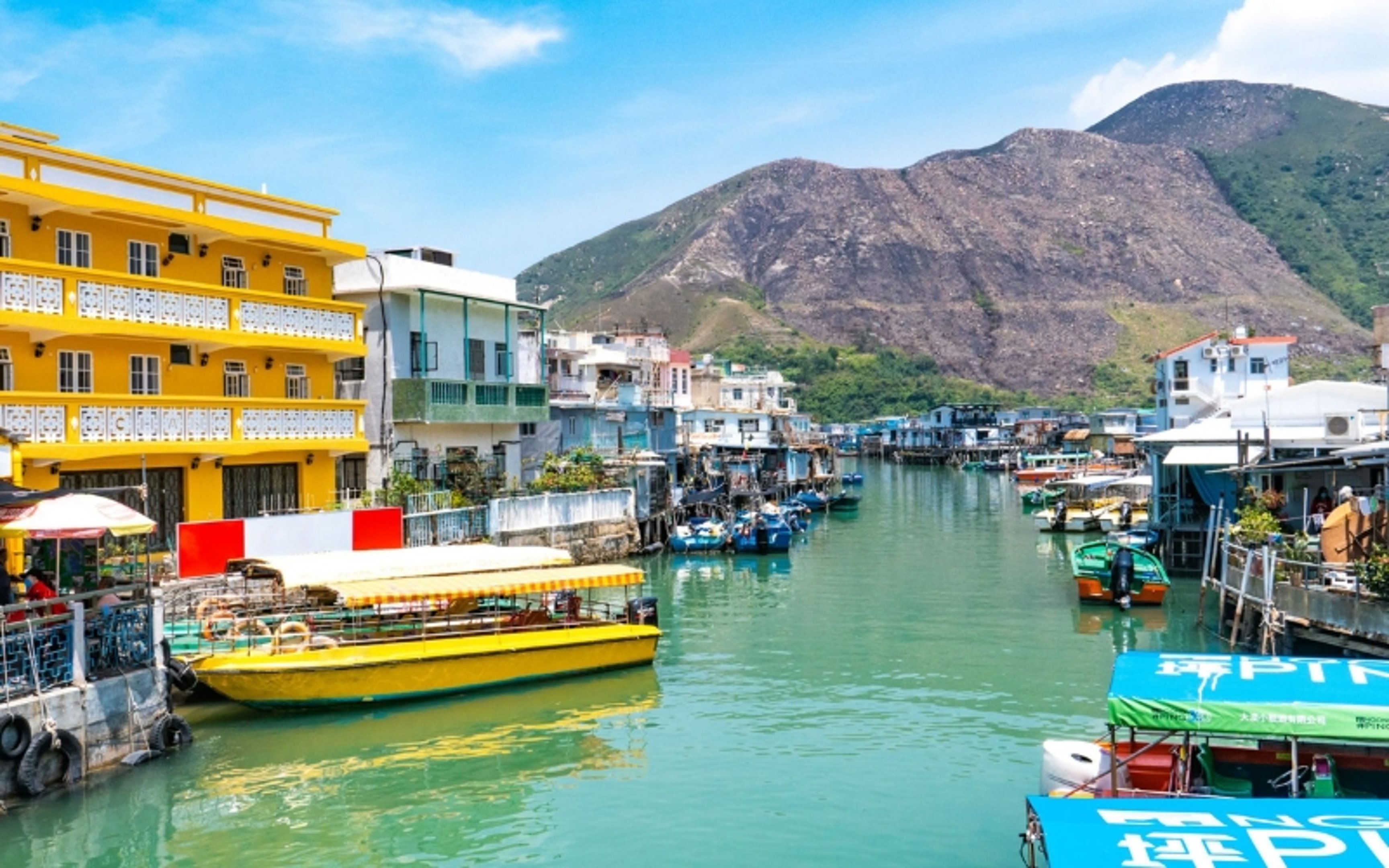 visit Tai O Fishing Village on your 3 days in Hong Kong