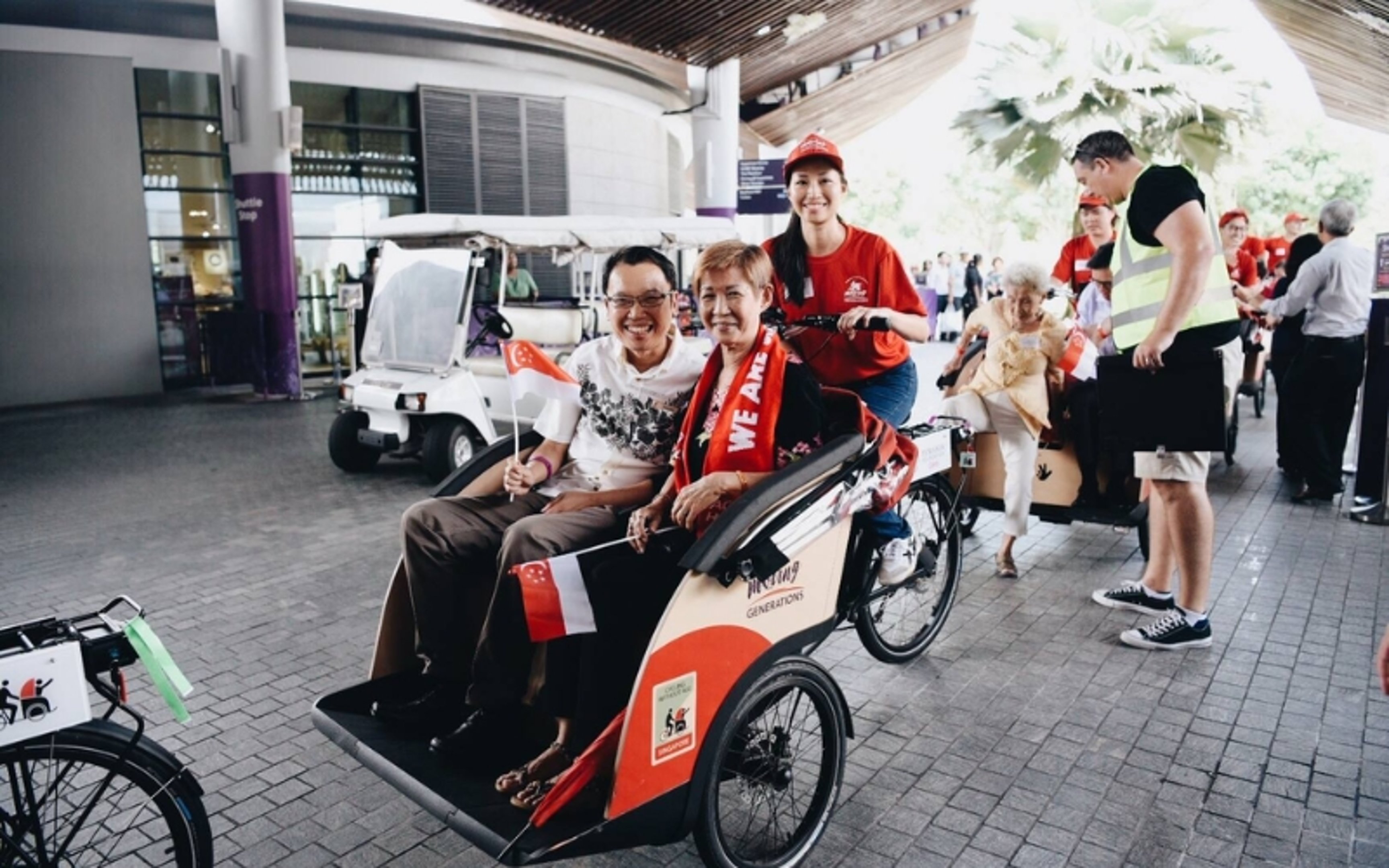 getting around singapore by Trishaws