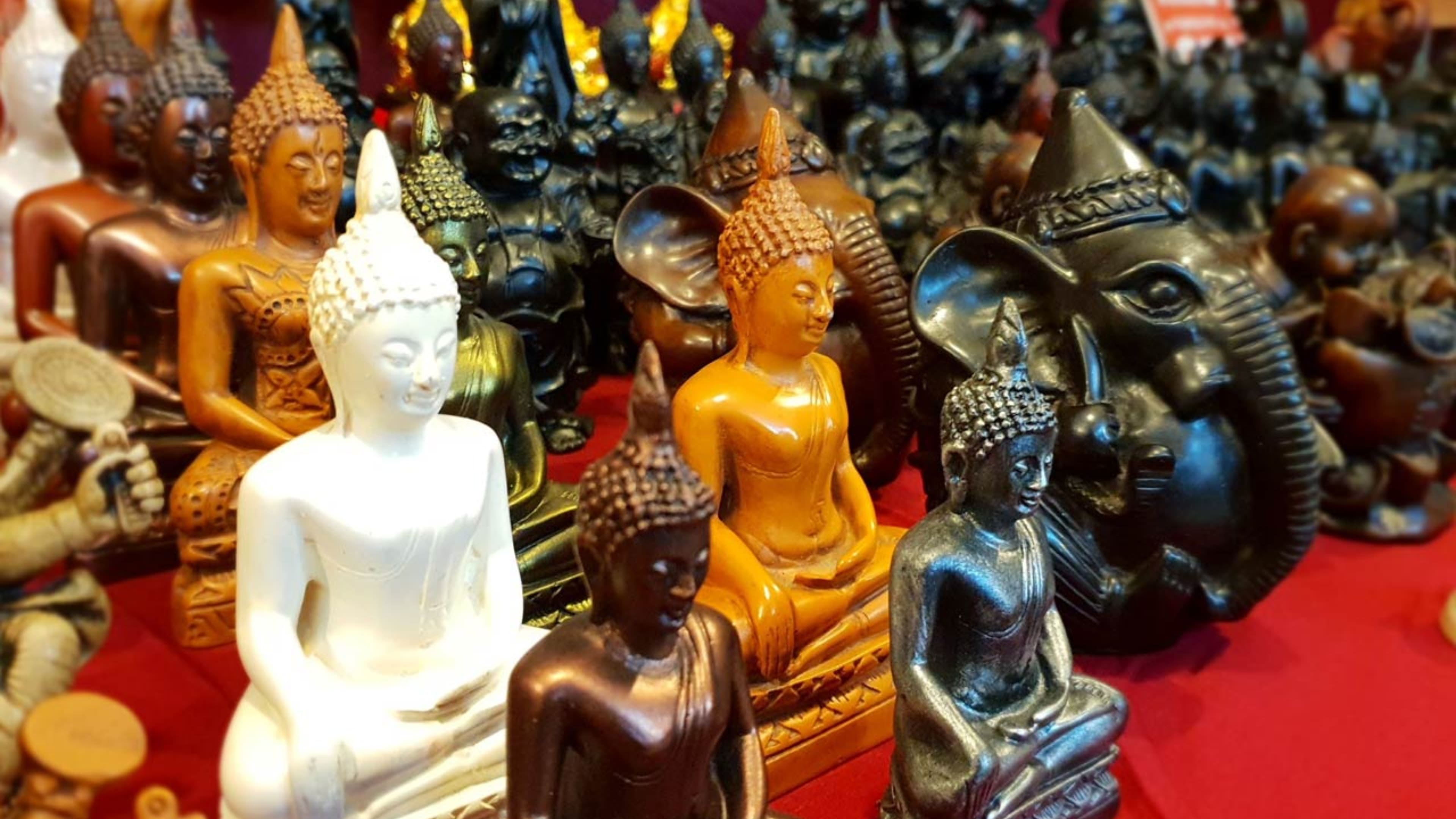 Small Buddha Statues are things to buy thailand